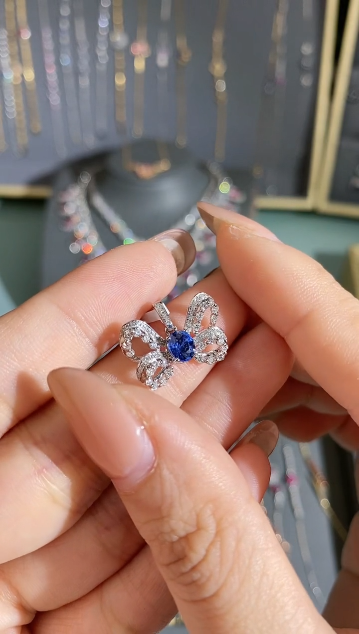 【闪购商品】蓝宝石颈饰18K金镶嵌吊坠