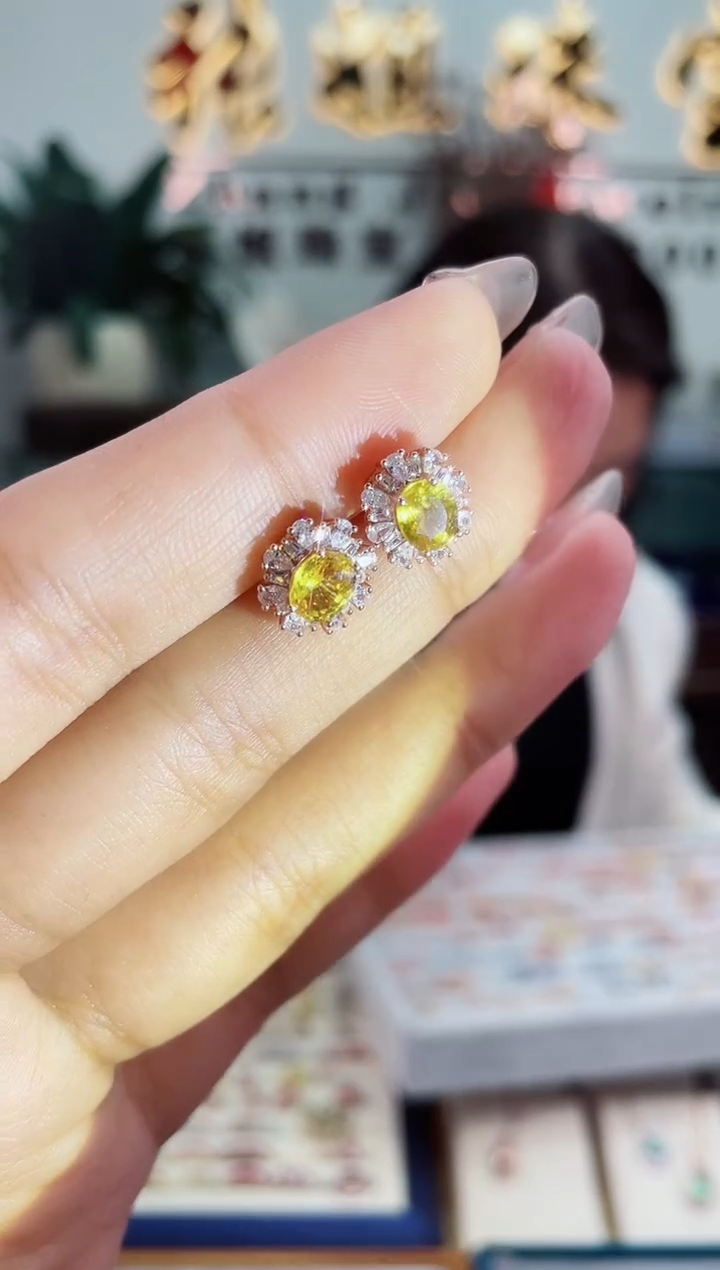 【闪购商品】彩色蓝宝石耳饰银S925镶嵌耳饰