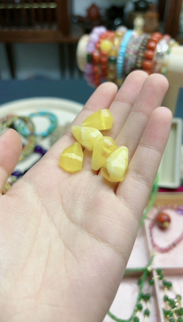 【闪购商品】蜜蜡裸石未镶嵌蜜蜡三通配饰*1 JYD多样发一