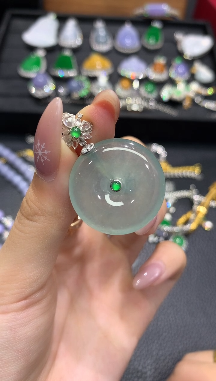 吊坠(不含链)18K金镶嵌翡翠23