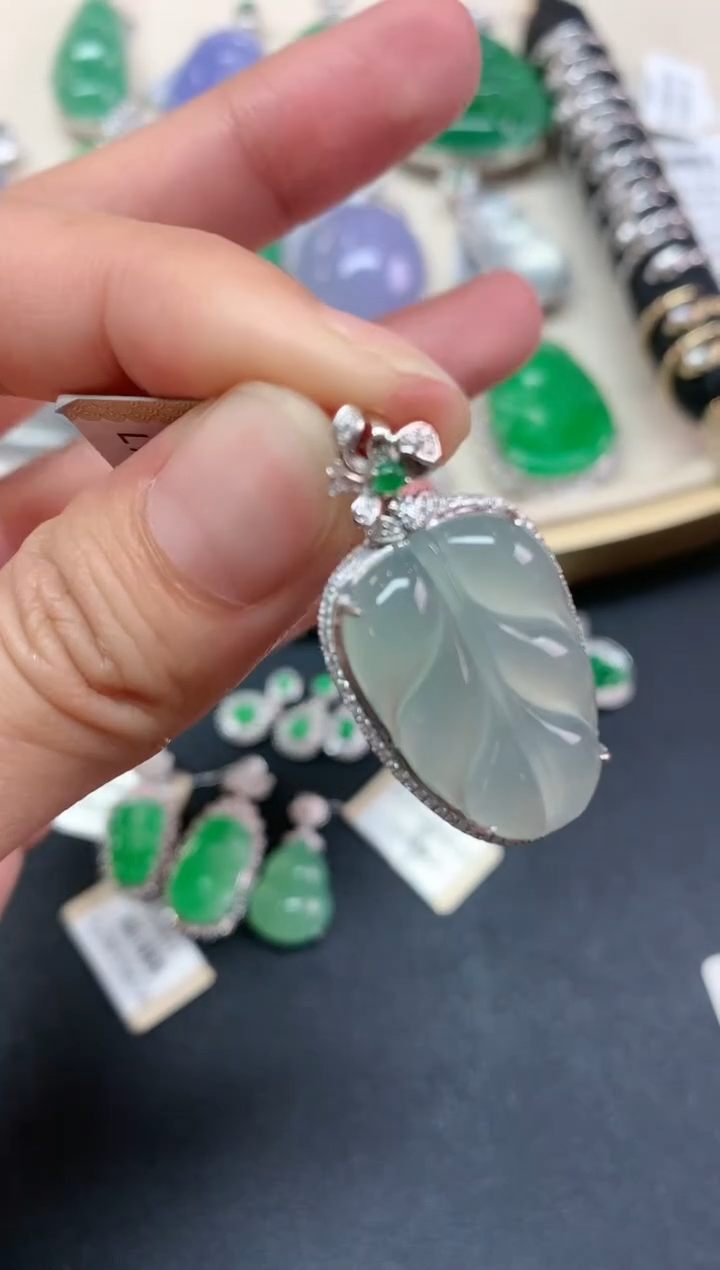 【闪购商品】翡翠吊坠(不含链)18K金镶嵌A328|4980