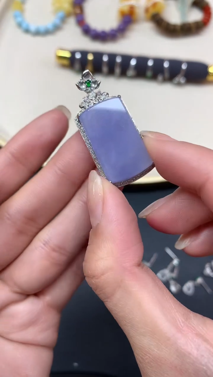 【闪购商品】翡翠吊坠(不含链)18K金镶嵌吊坠A19|12800