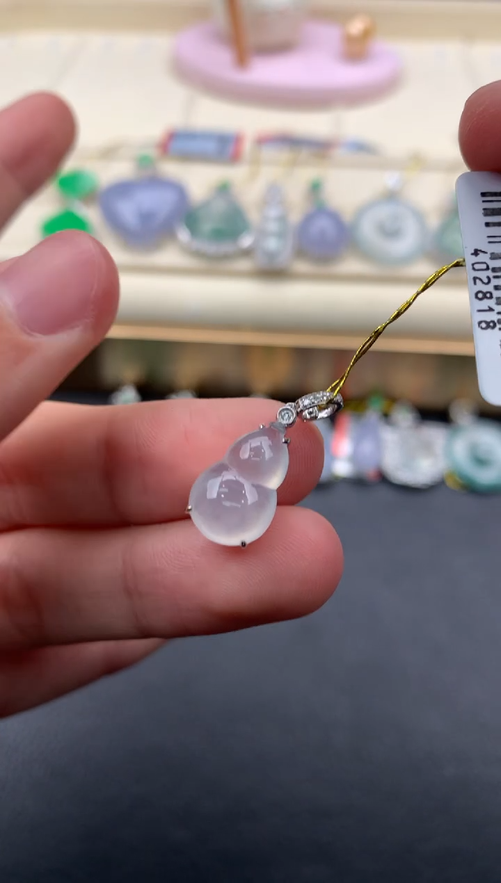 【闪购商品】翡翠颈饰18K金镶嵌W8      