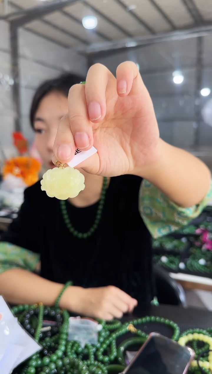 【闪购商品】和田玉吊坠未镶嵌花开富贵