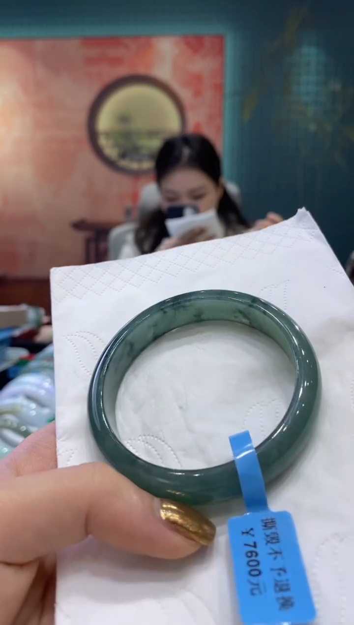 【闪购商品】翡翠手镯未镶嵌多人12772
