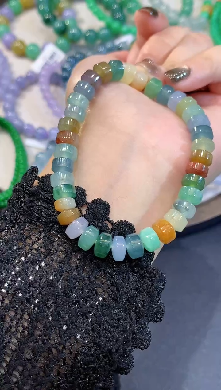未镶嵌手串翡翠CHG多样性发其一