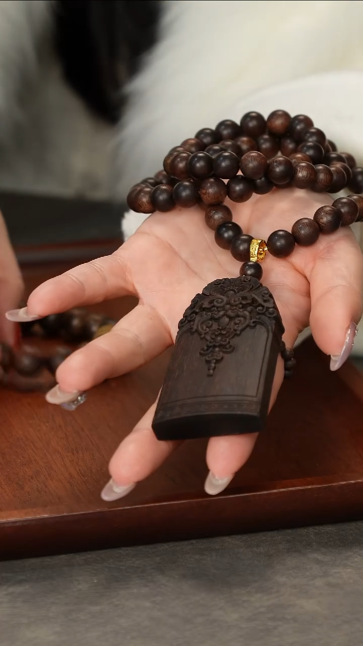 【闪购商品】沉香木手串富国岛倒架土沉W年料多圈搭沉香木雕吊坠