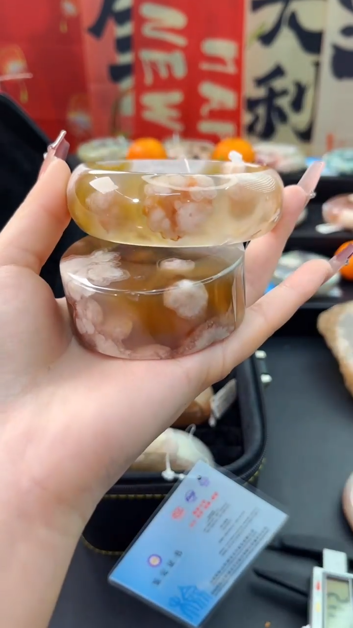 【闪购商品】石英质玉手镯未镶嵌赠送镯心（圈口）64