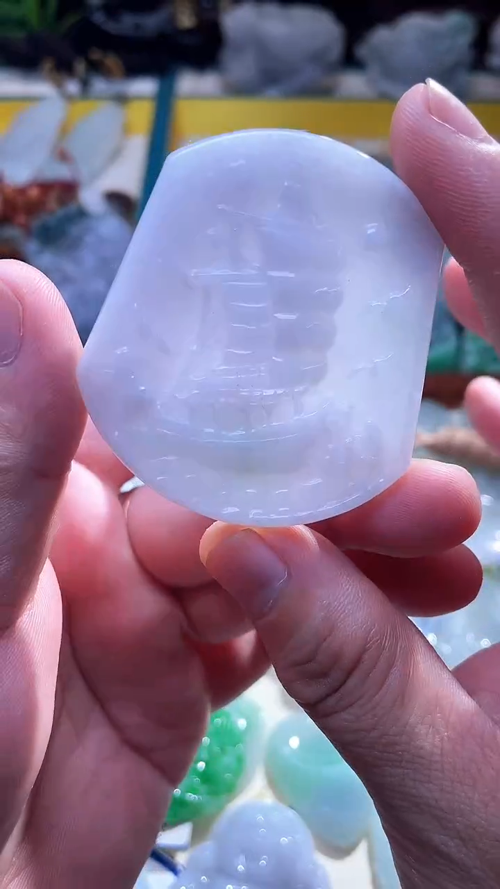 翡翠未镶嵌颈饰颈饰