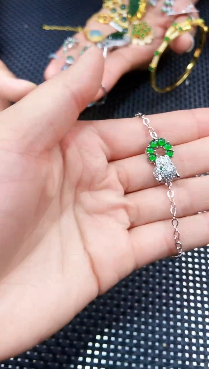 【闪购商品】翡翠手链未镶嵌11111111