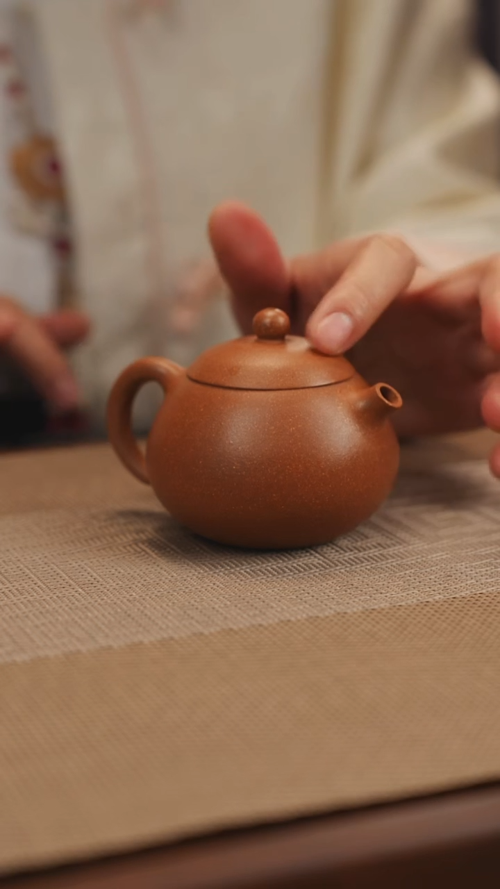 原矿老段泥西施紫砂壶7