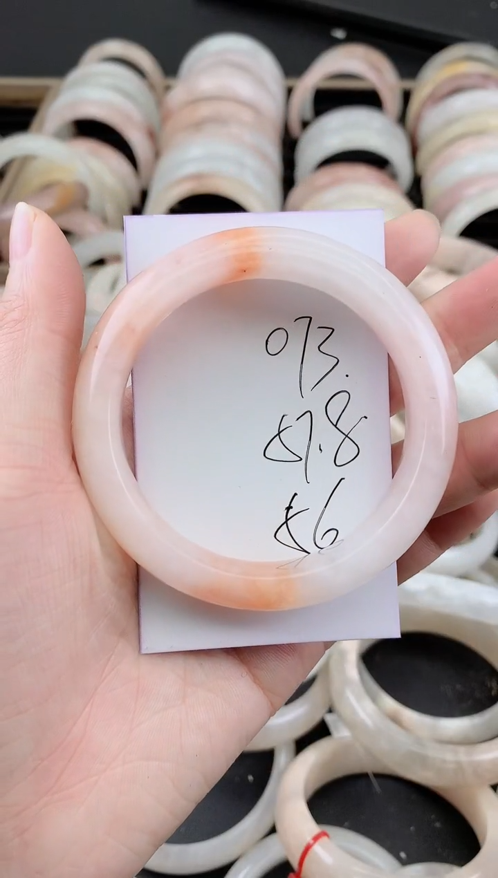 未镶嵌手镯石英质玉073