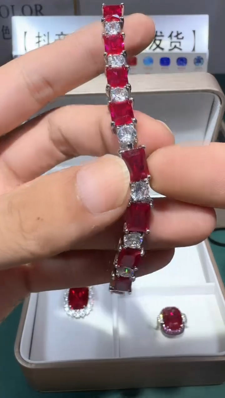 手链18K金镶嵌红宝石1