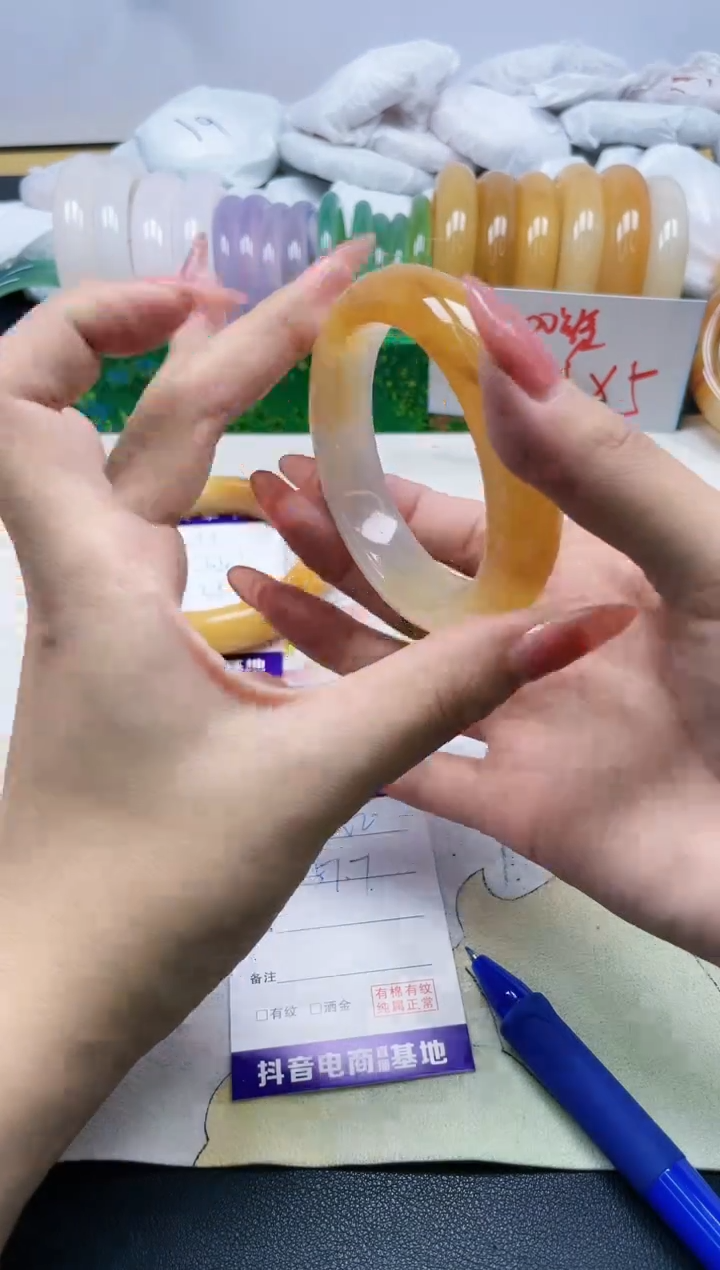 【闪购商品】石英质玉手镯未镶嵌122/57.5