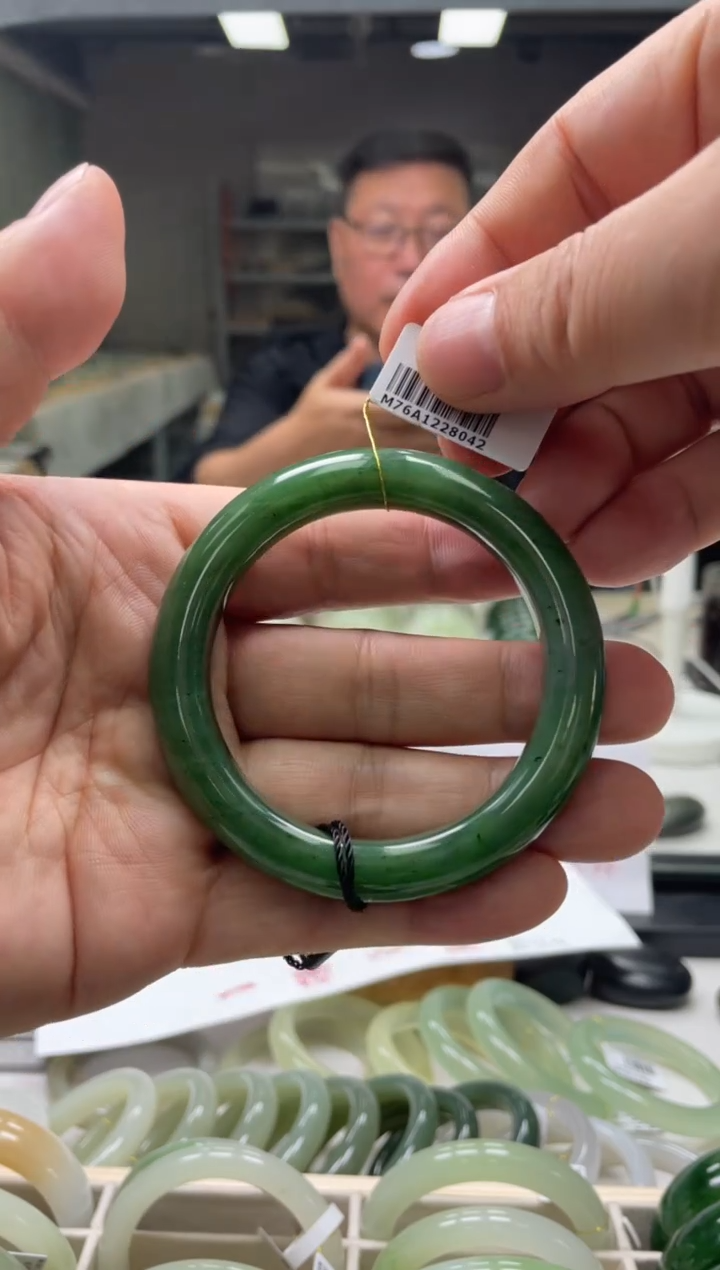 【闪购商品】和田玉手镯未镶嵌编码8042 圈口55-56