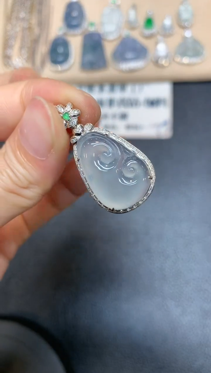 【闪购商品】翡翠吊坠(不含链)18K金镶嵌如意【无服务费