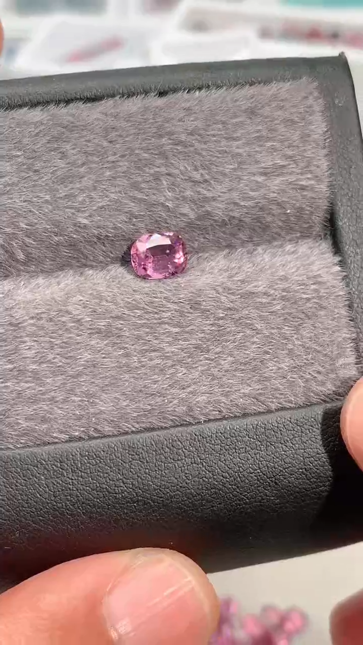 【闪购商品】尖晶石裸石未镶嵌艳粉1.0