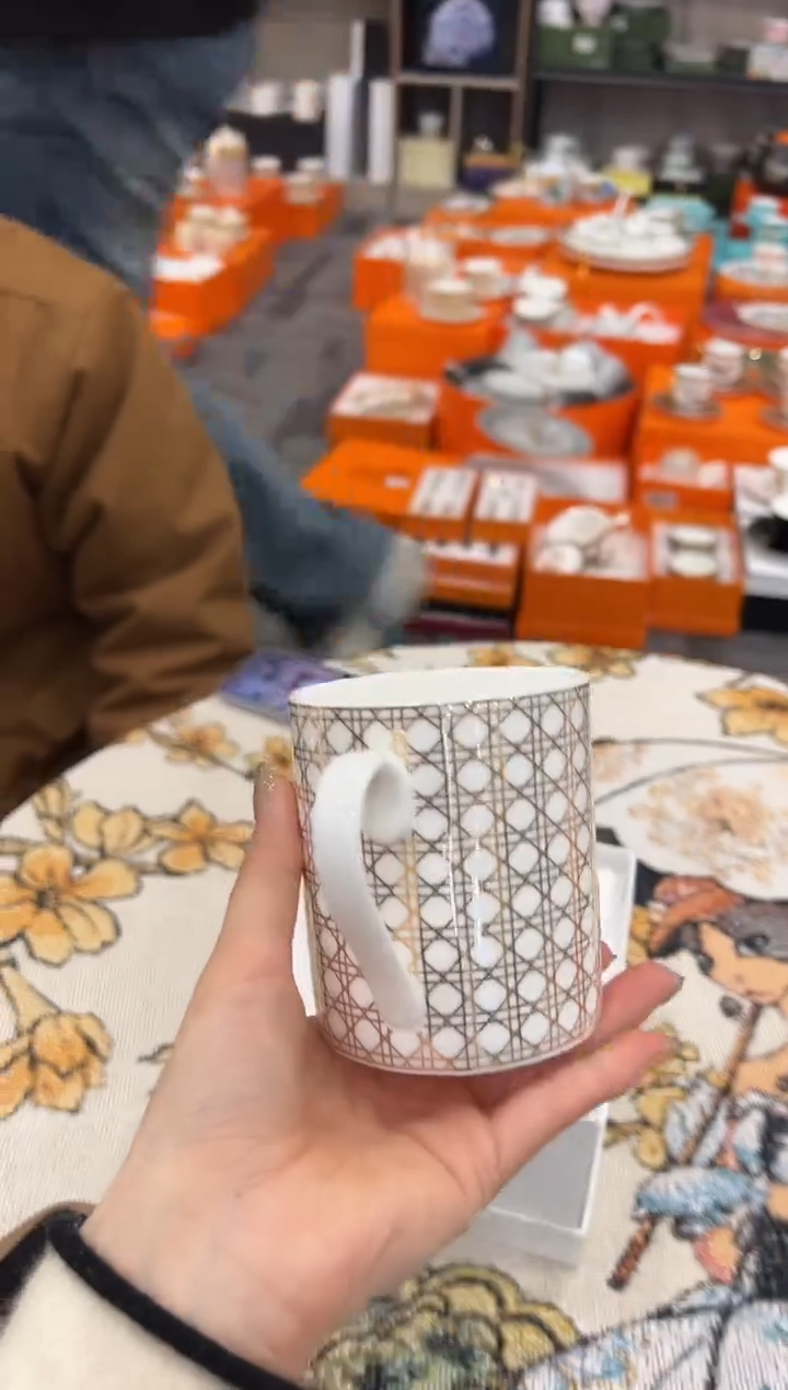 【闪购商品】杯H459--------------