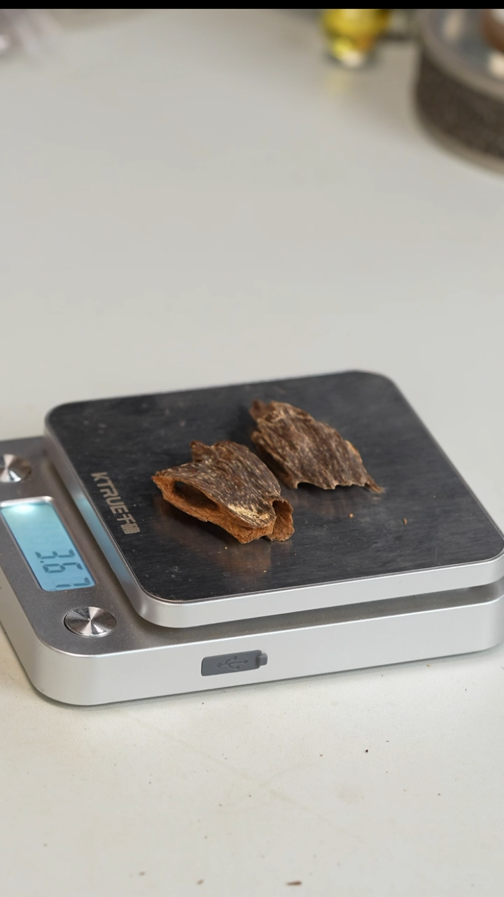 沉香沉香碎屑广东虫漏  3.6g