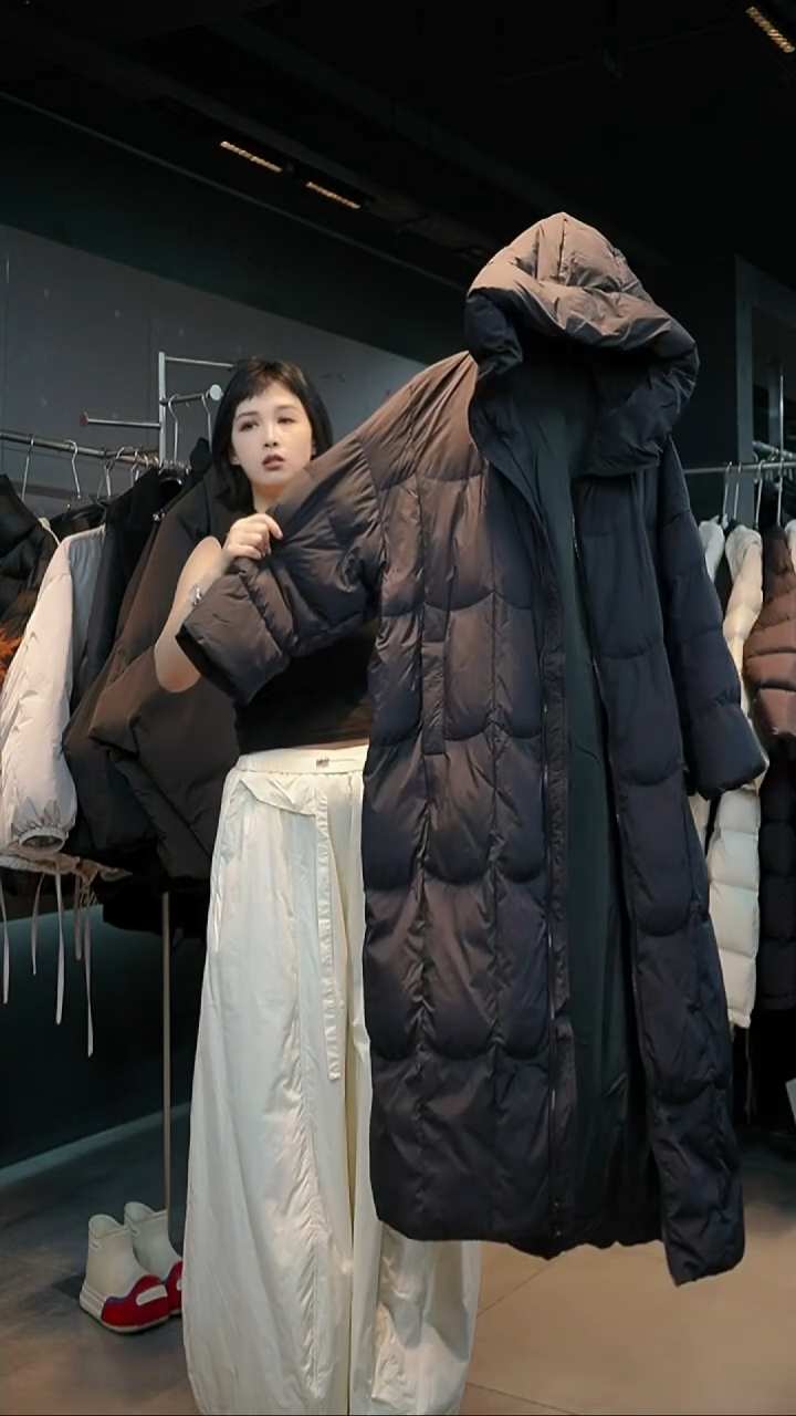 黑色羽绒黑色羽绒