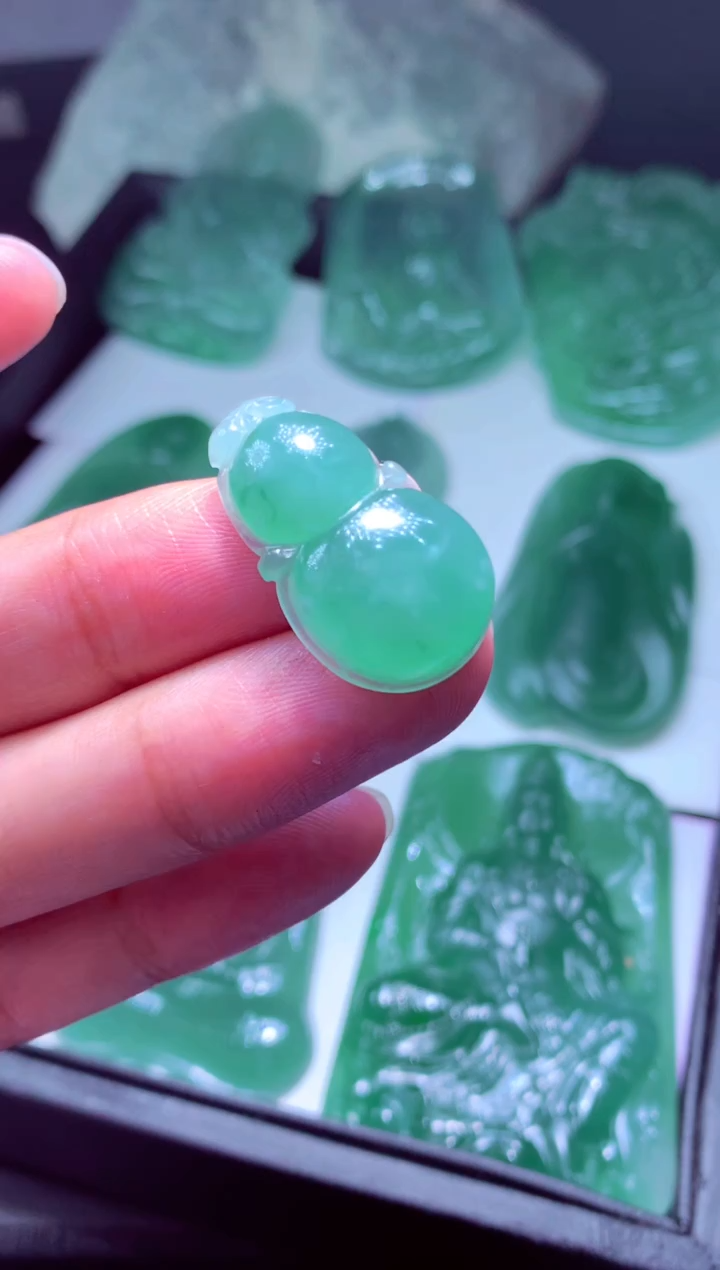 未镶嵌定制翡翠广*天然翡翠A货吊坠 官方基地发货