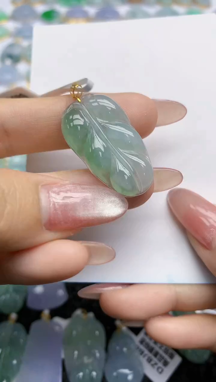 【闪购商品】翡翠挂件18K金镶嵌天然翡翠A货