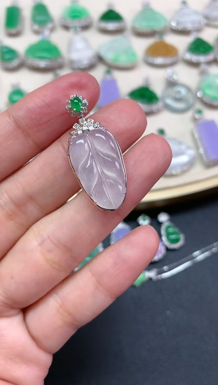 【闪购商品】翡翠吊坠(不含链)18K金镶嵌W44|2980