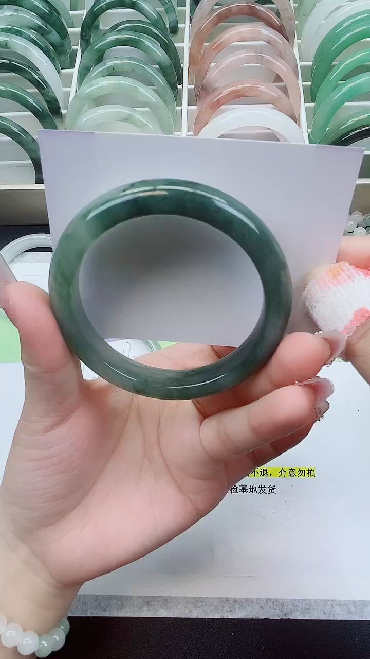 【闪购商品】石英质玉手镯未镶嵌18/58-59圈