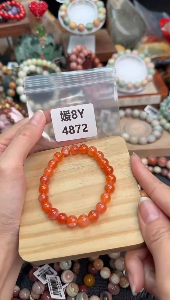 【闪购商品】石英质玉手链足铂镶嵌8Y4872