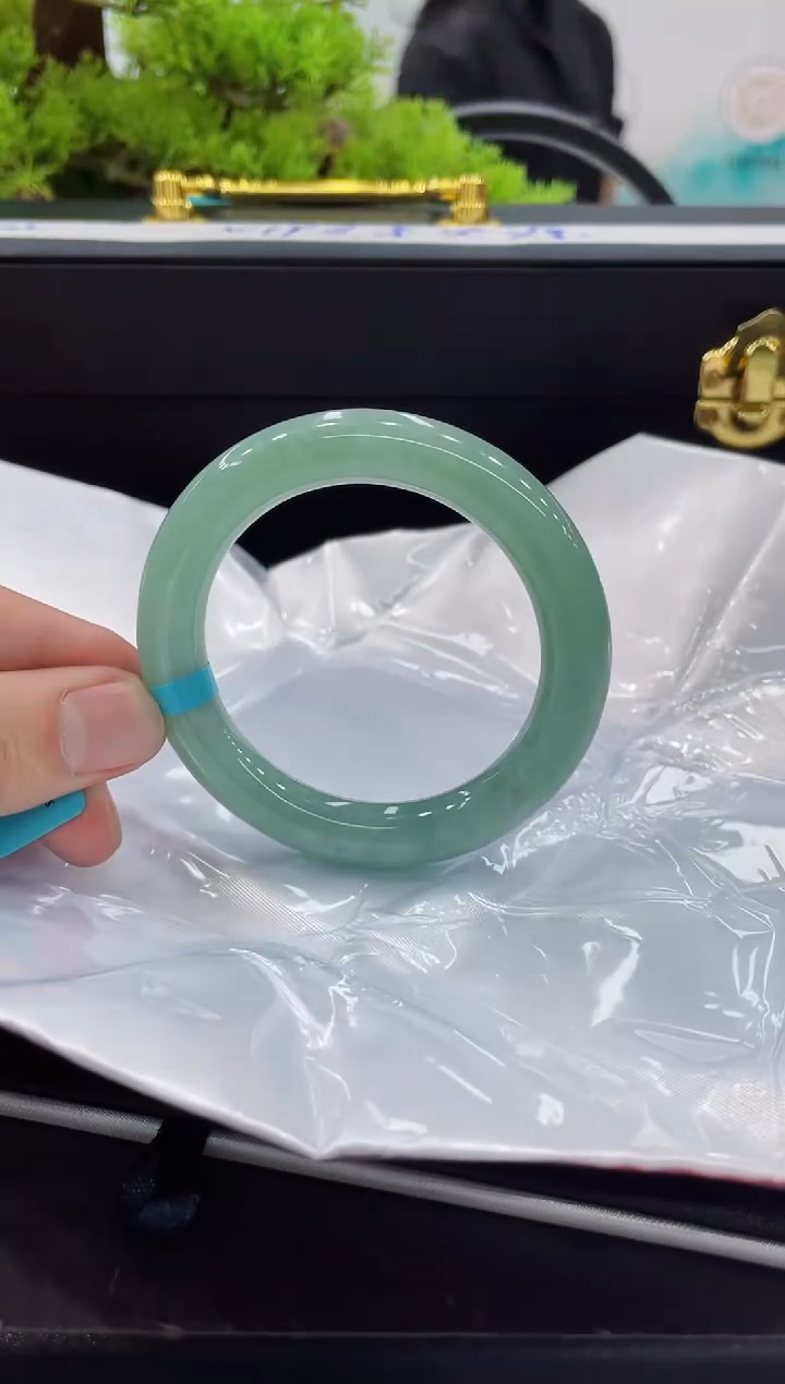 【闪购商品】翡翠手镯未镶嵌手镯