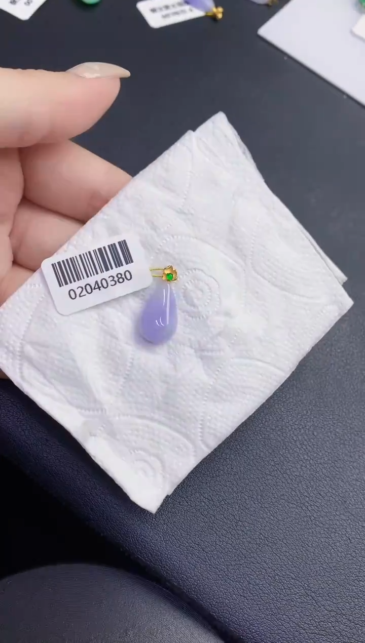 颈饰18K金镶嵌翡翠缅甸天然翡翠A货