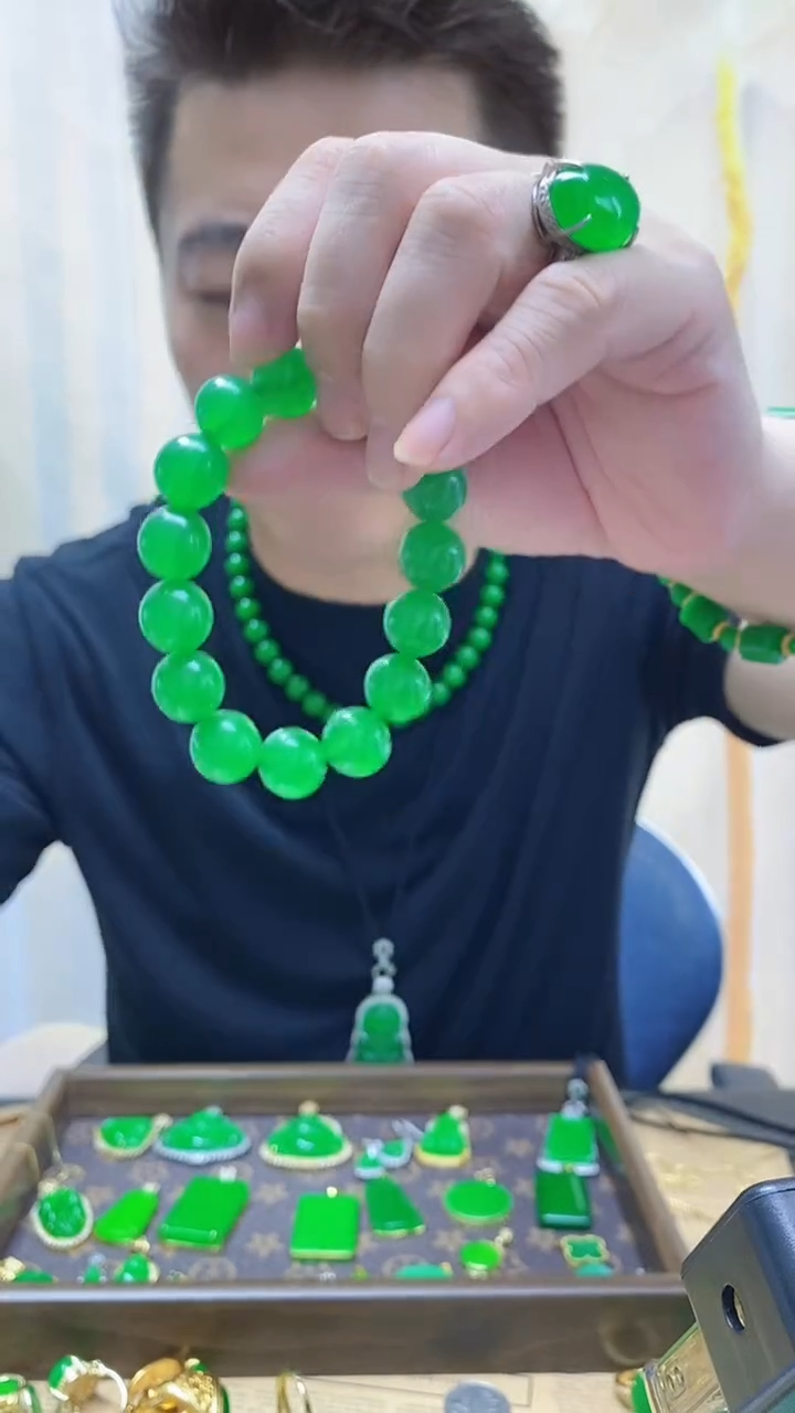 未镶嵌手链翡翠翡翠手链