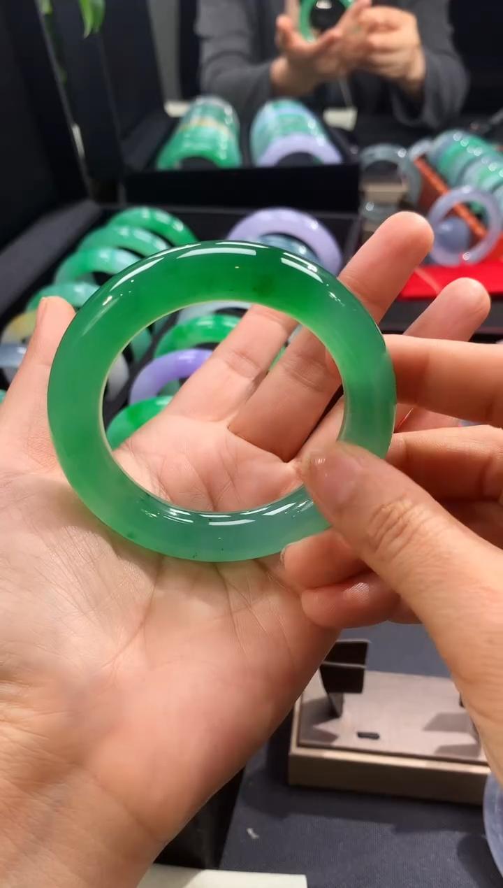 未镶嵌手镯翡翠天然翡翠A货手镯找货定金