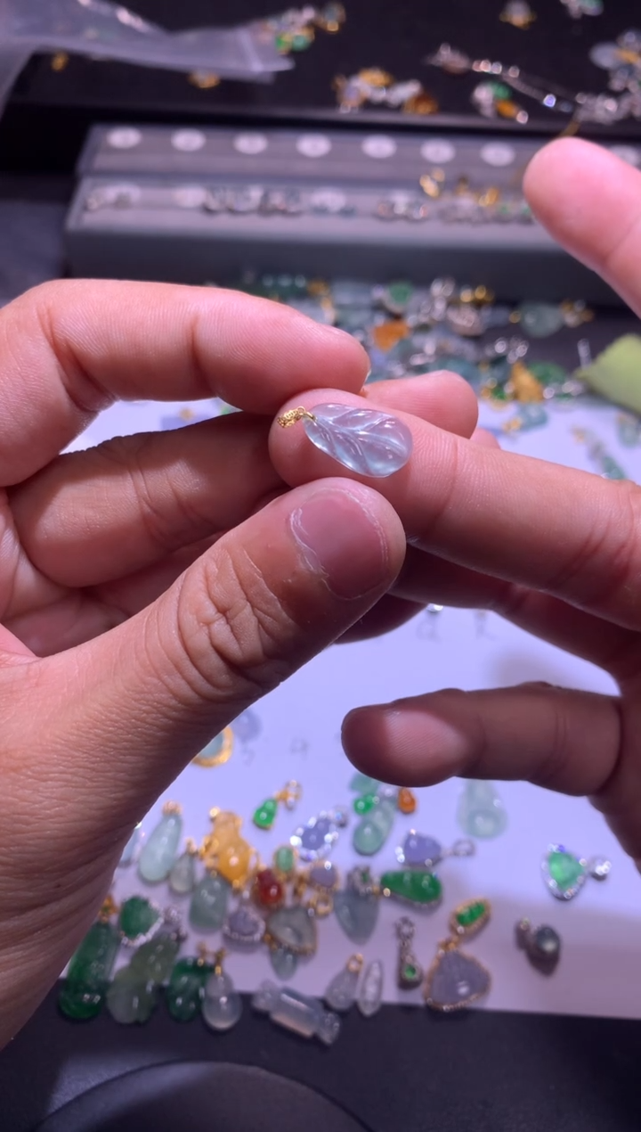 翡翠18K金镶嵌吊坠(不含链)1