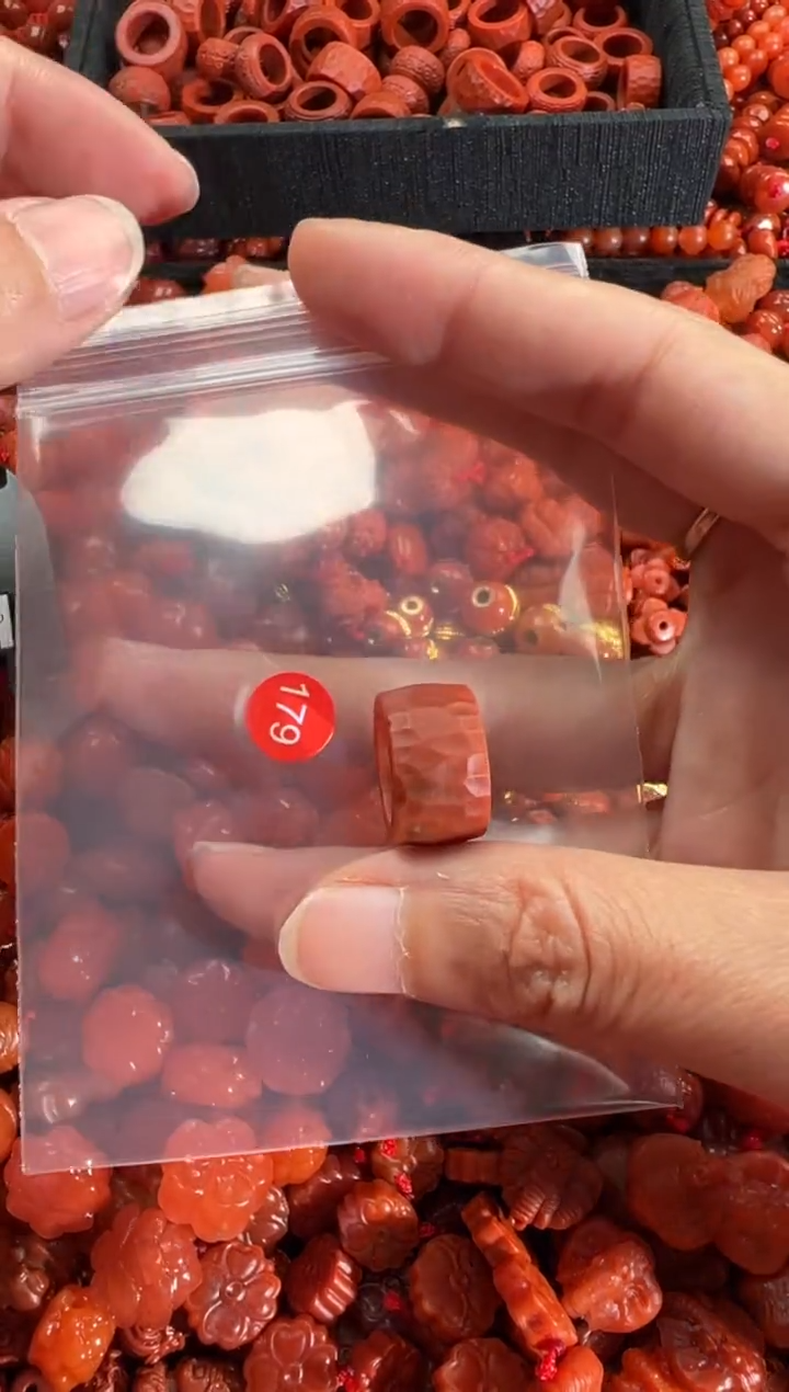 【闪购商品】南红玛瑙颈饰未镶嵌2