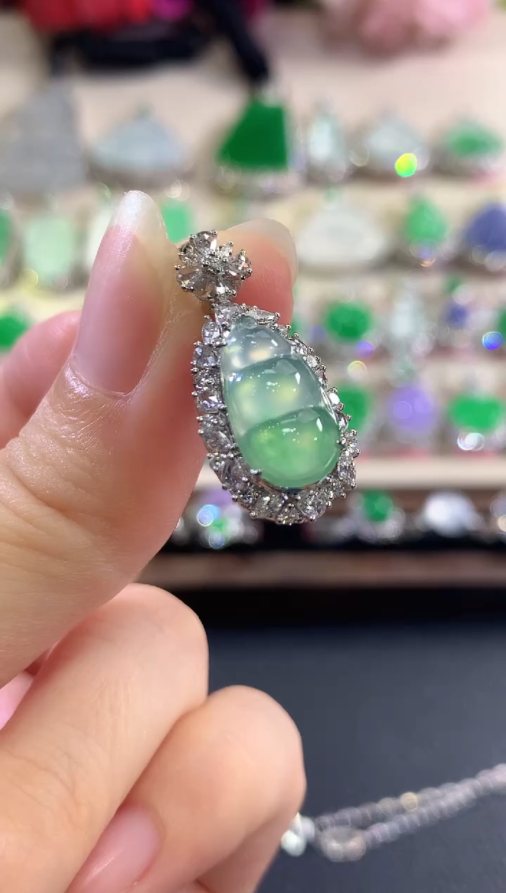 吊坠(不含链)18K金镶嵌翡翠b225