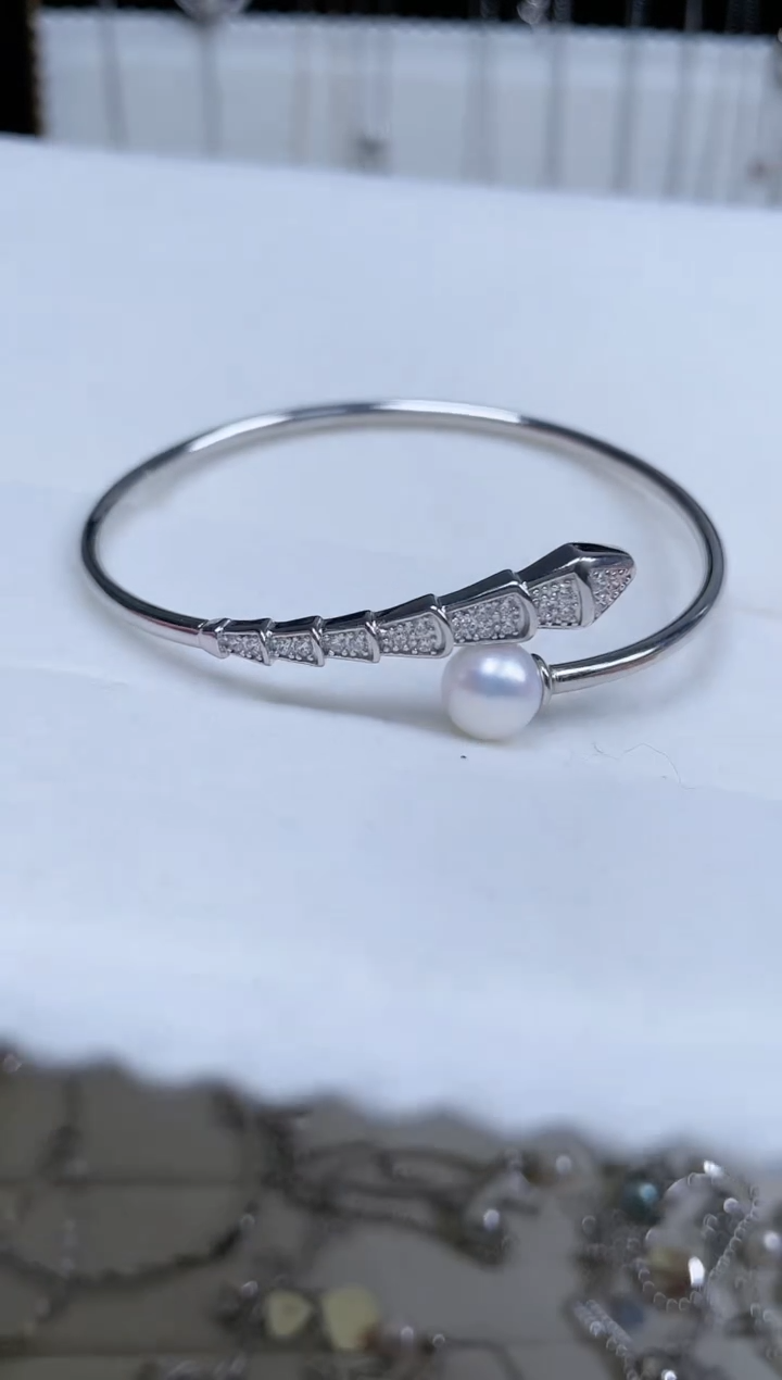【闪购商品】海水珍珠颈饰银S925镶嵌蛇款珍珠手镯