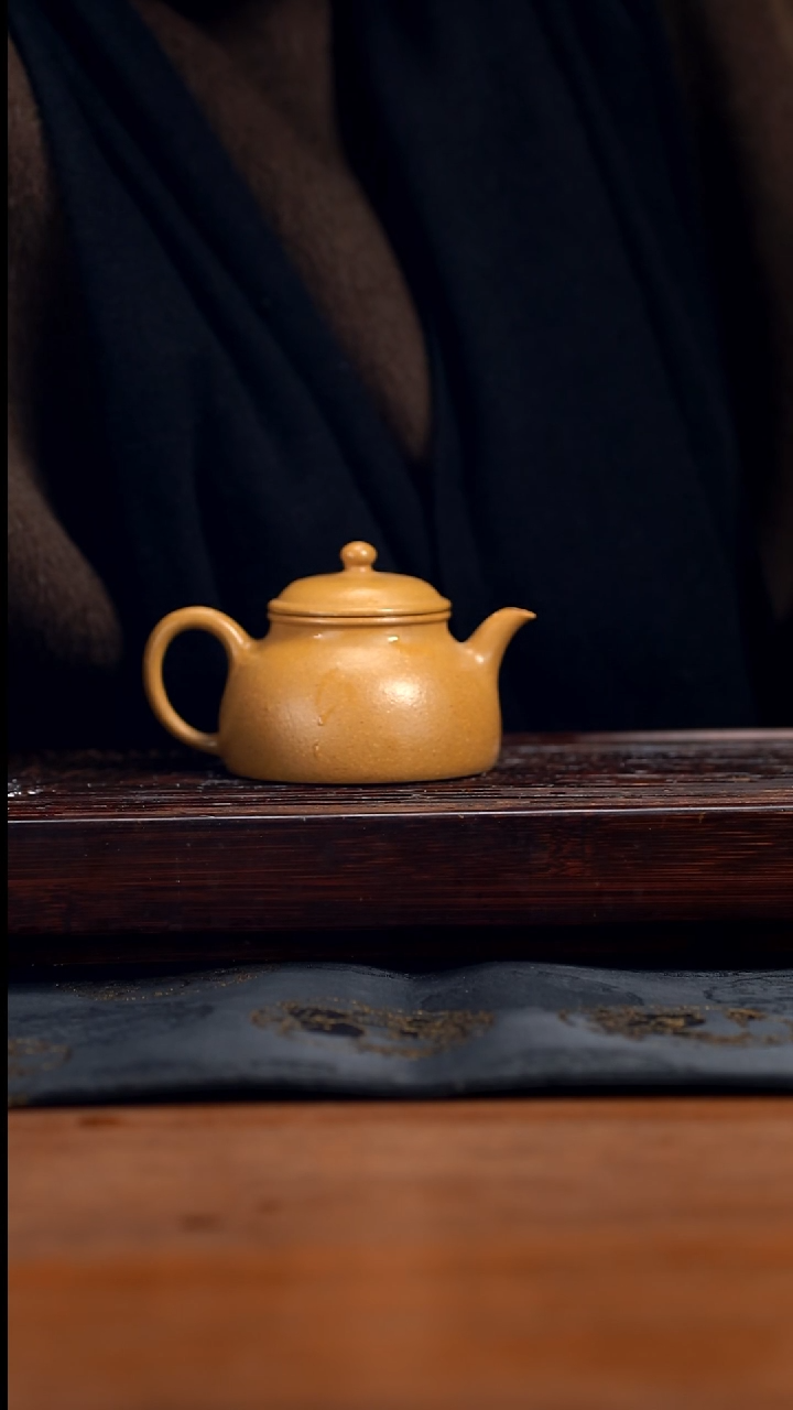 【闪购商品】紫砂茶壶130cc黄龙山原矿段泥怀隐8