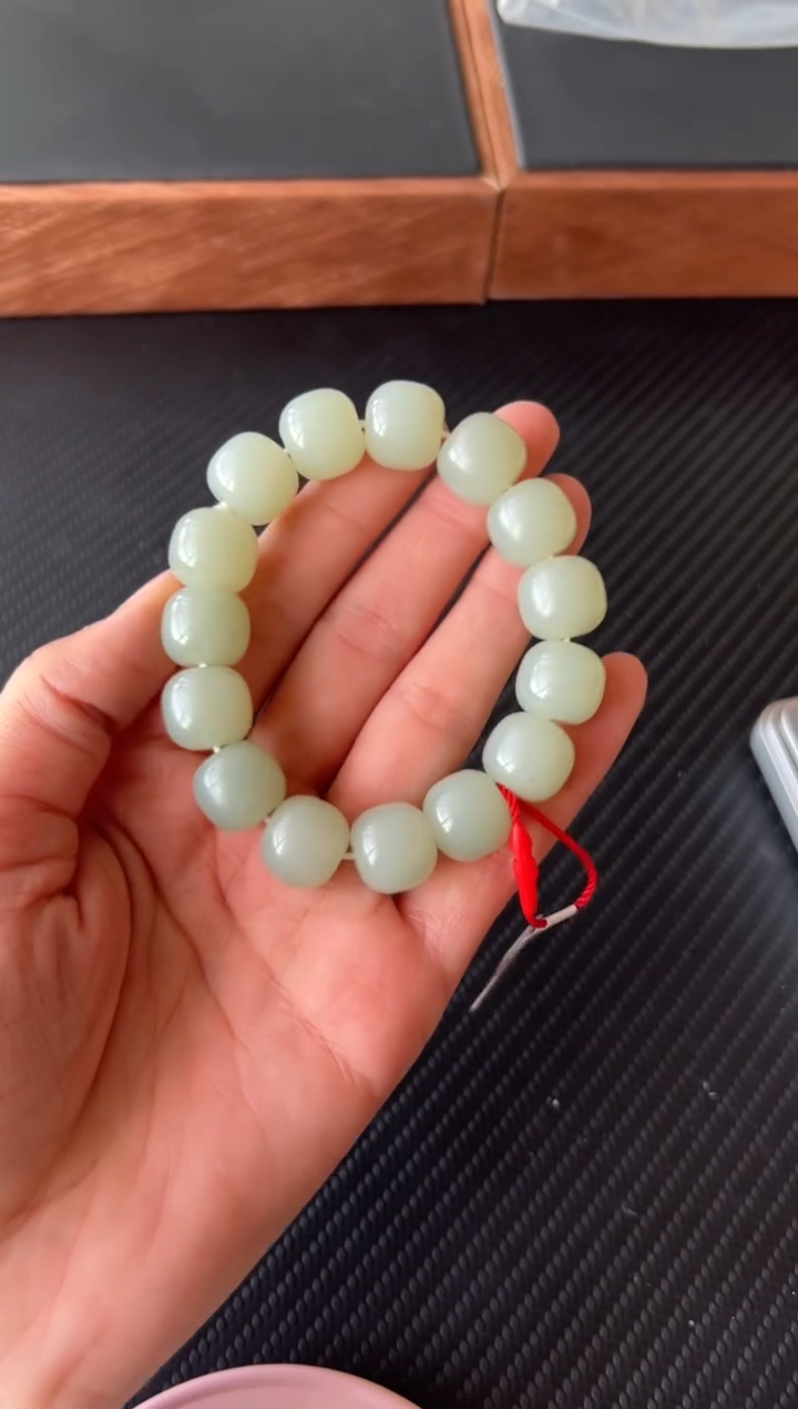 【闪购商品】和田玉手串未镶嵌且末微色差卡13-14老型珠