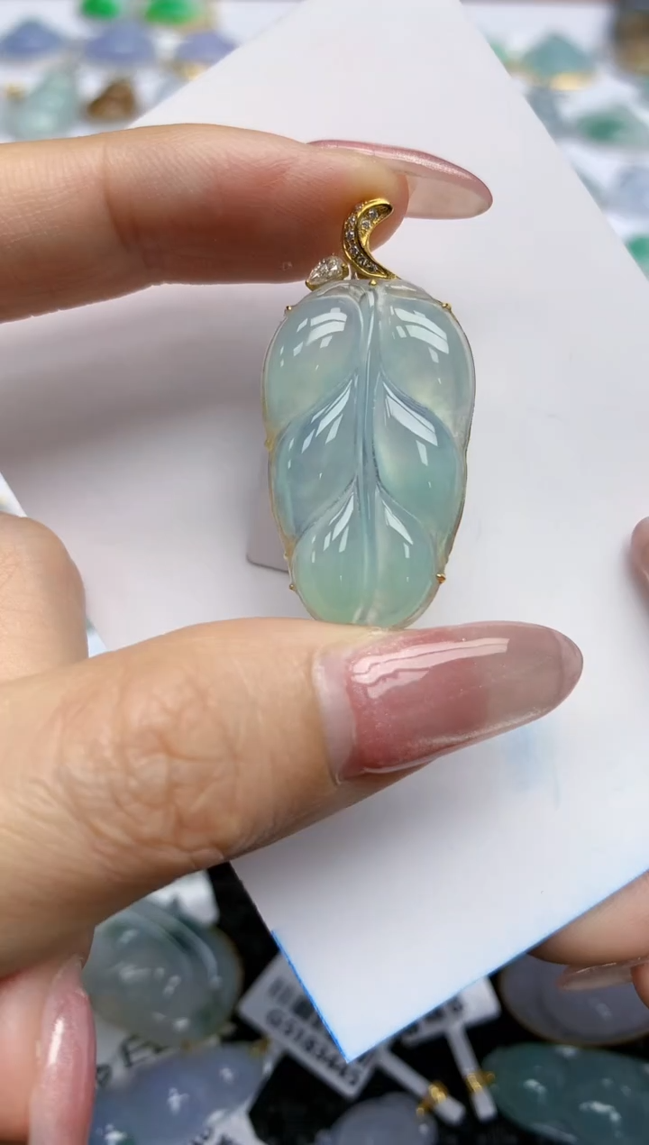 【闪购商品】翡翠挂件18K金镶嵌天然翡翠A货