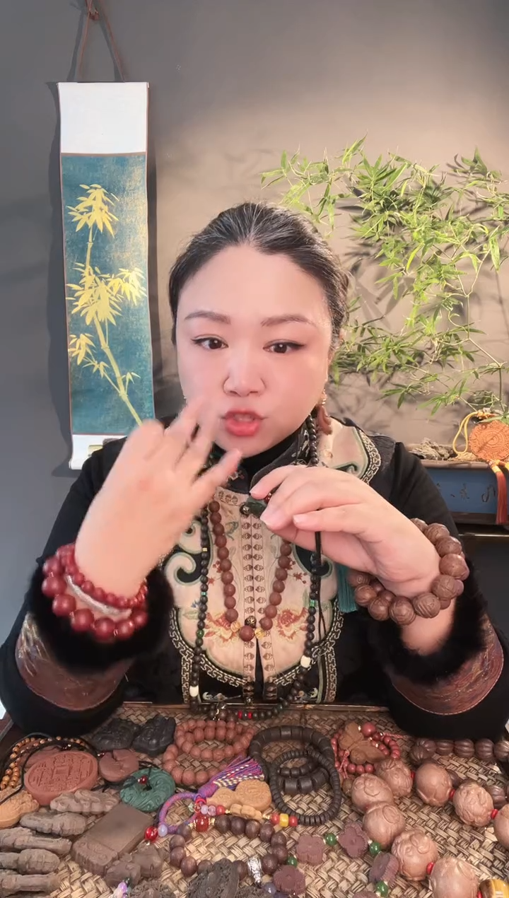 泥塑青龙醒心玫瑰花牌