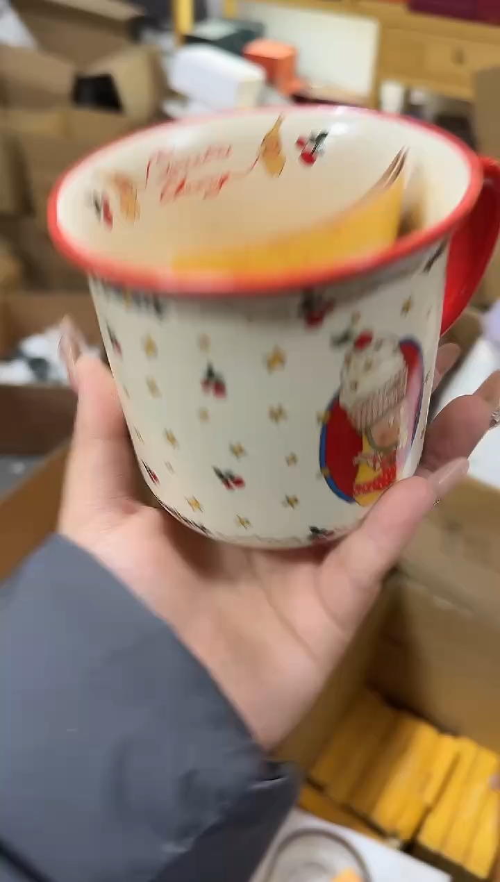 星星人红樱桃杯子