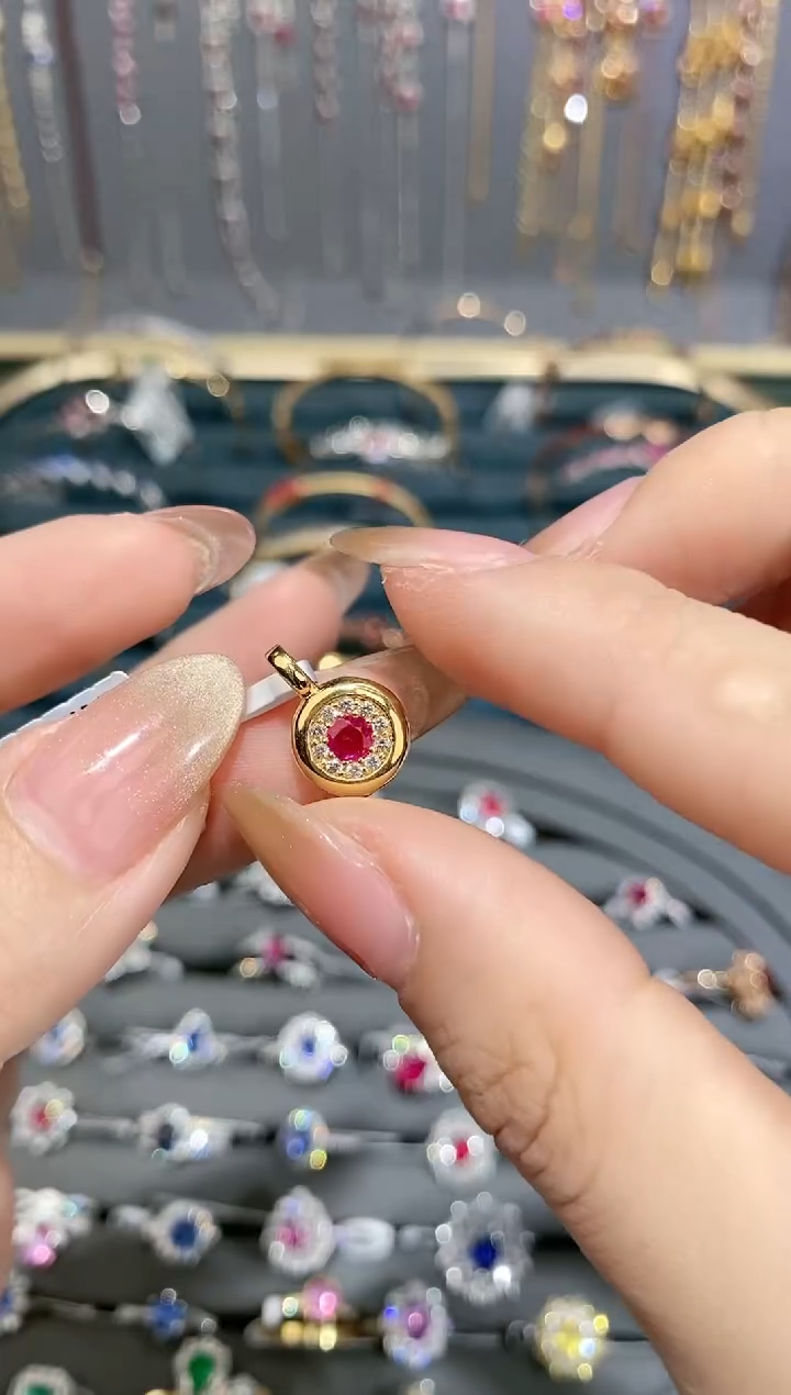 【闪购商品】红宝石颈饰18K金镶嵌吊坠