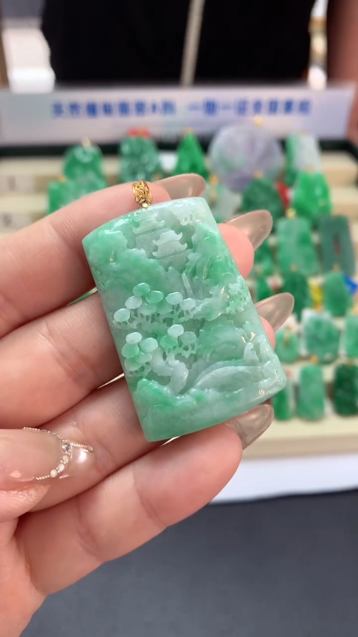 【闪购商品】翡翠吊坠(不含链)18K金镶嵌挂件