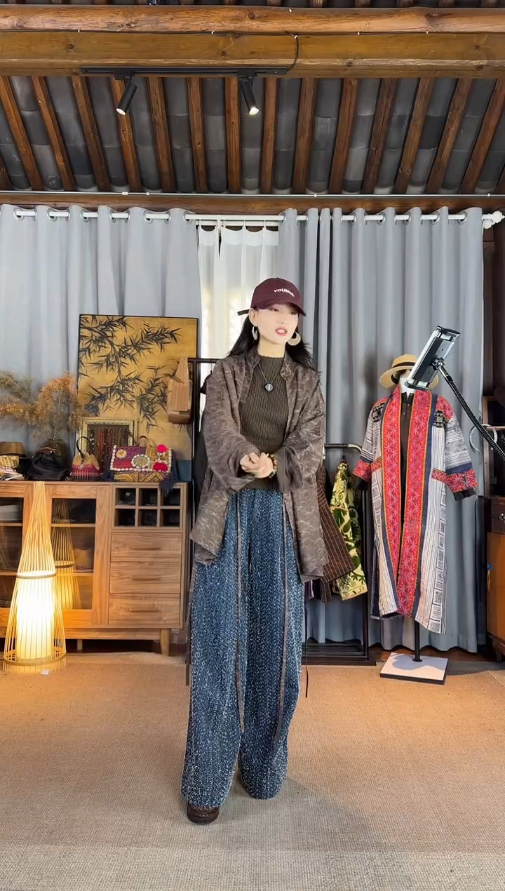 **设计师款咖色提花香云纱斜襟上衣