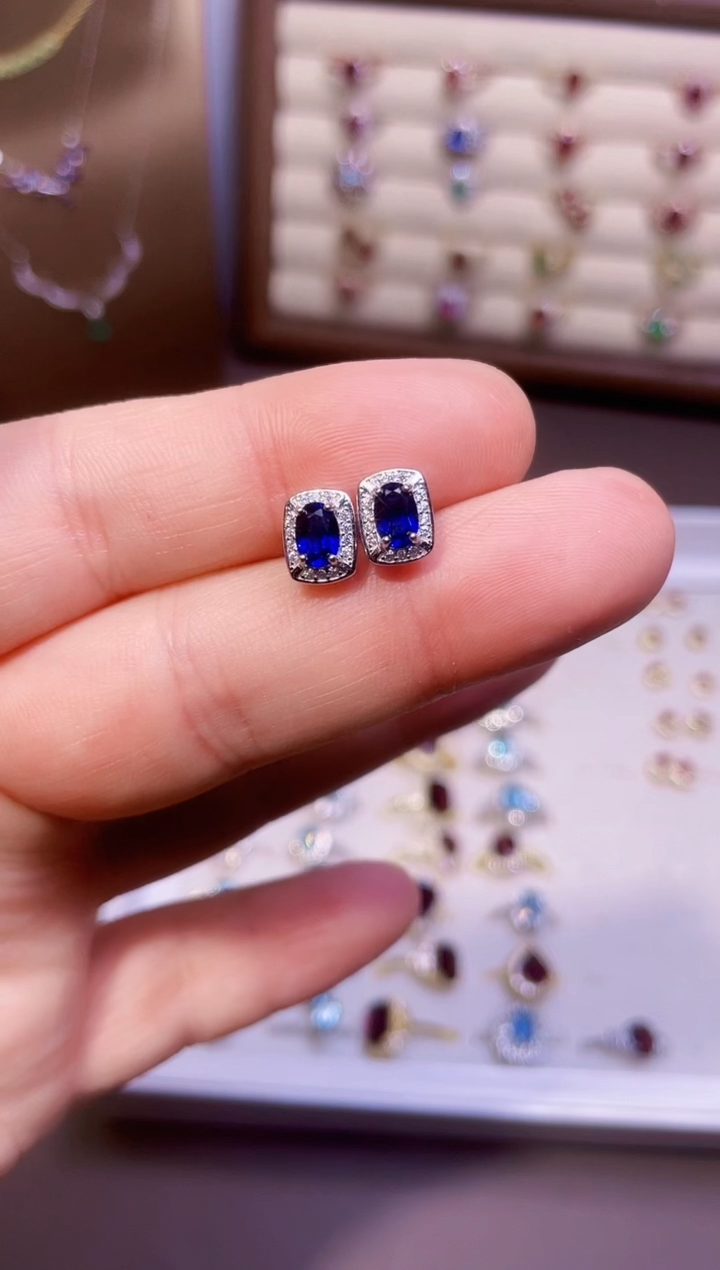 【闪购商品】蓝宝石耳饰银S925镶嵌一条