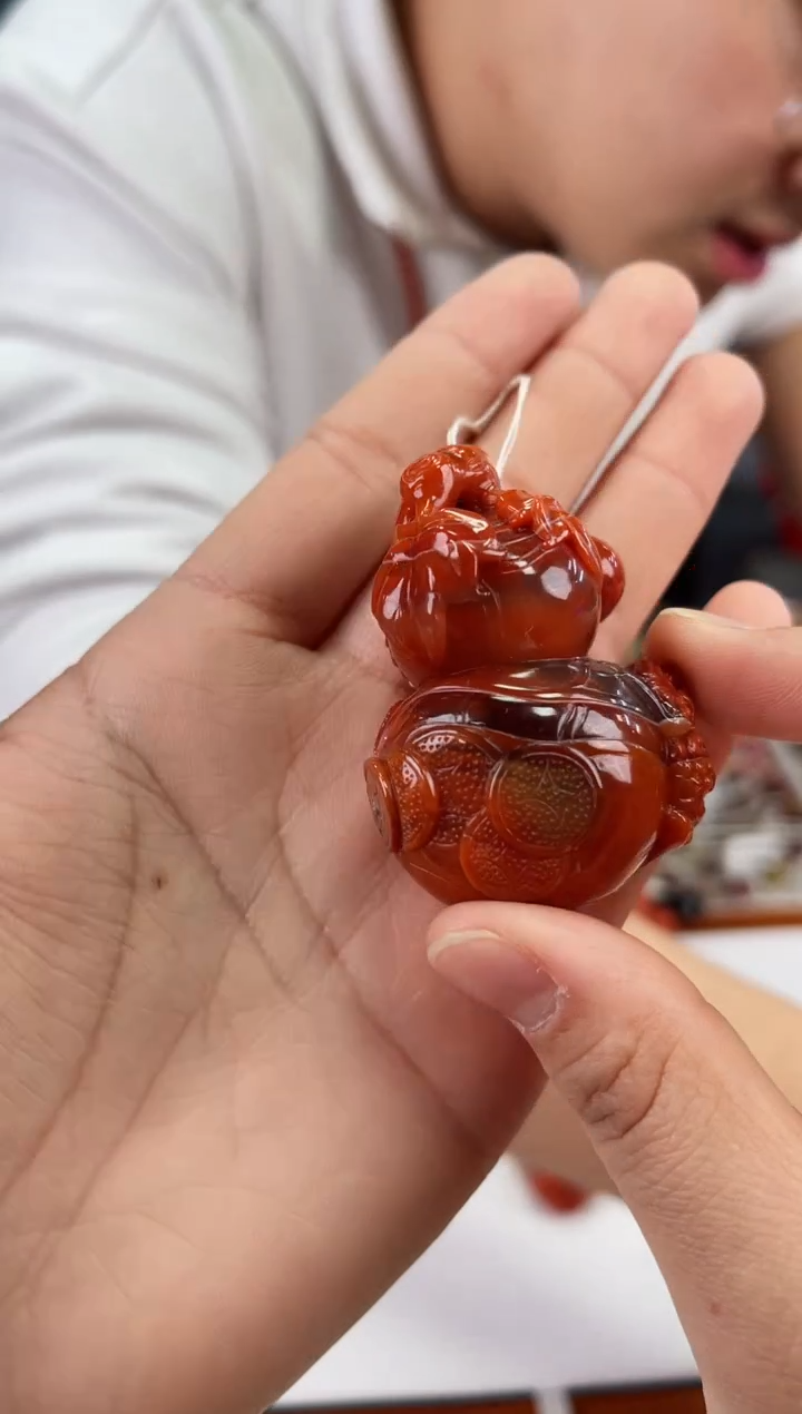 【闪购商品】南红玛瑙雕刻吊坠未镶嵌一个/条