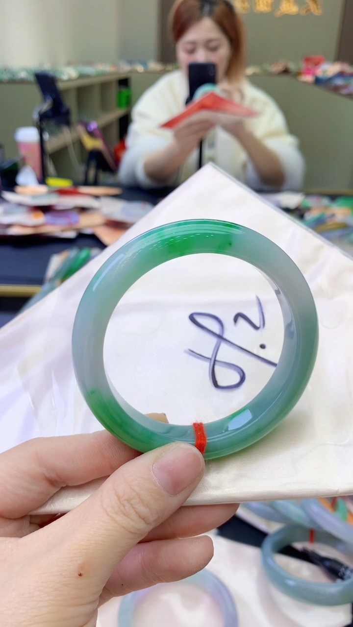 【闪购商品】翡翠手镯未镶嵌0230075953