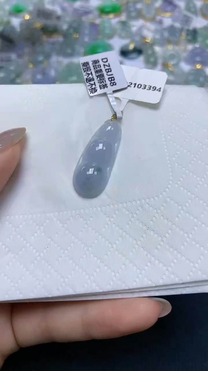 翡翠18K金镶嵌颈饰天然缅甸A货翡翠
