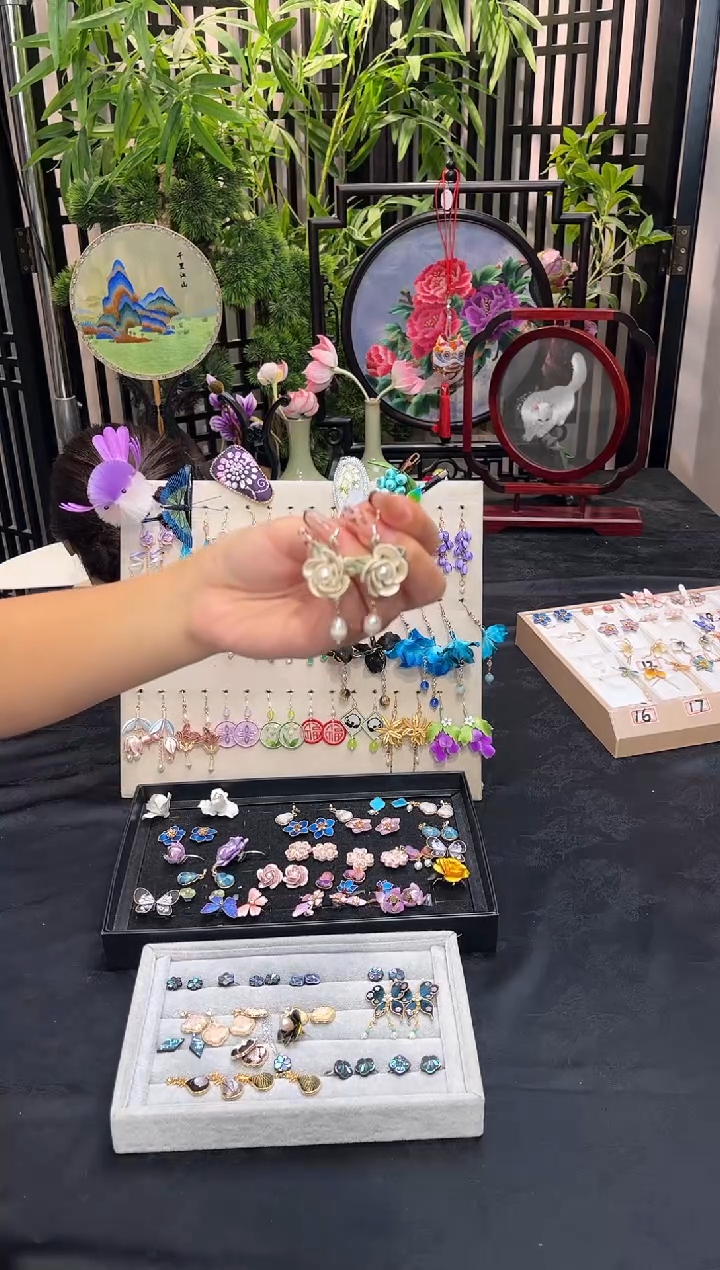 织绣?非遗苏绣手工饰品